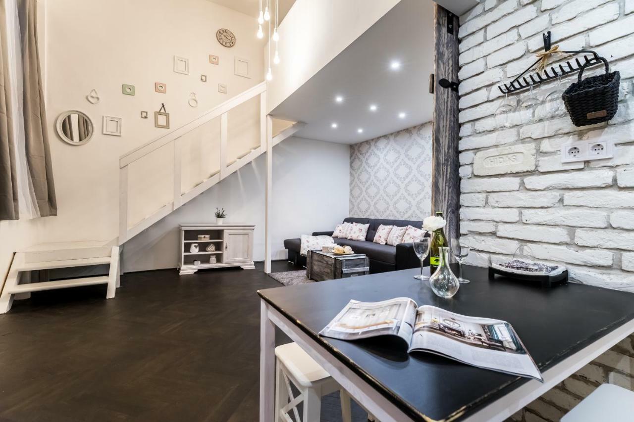 Bpr Vintage Garden Apartment With Terrace & Sauna Budapeste Exterior foto